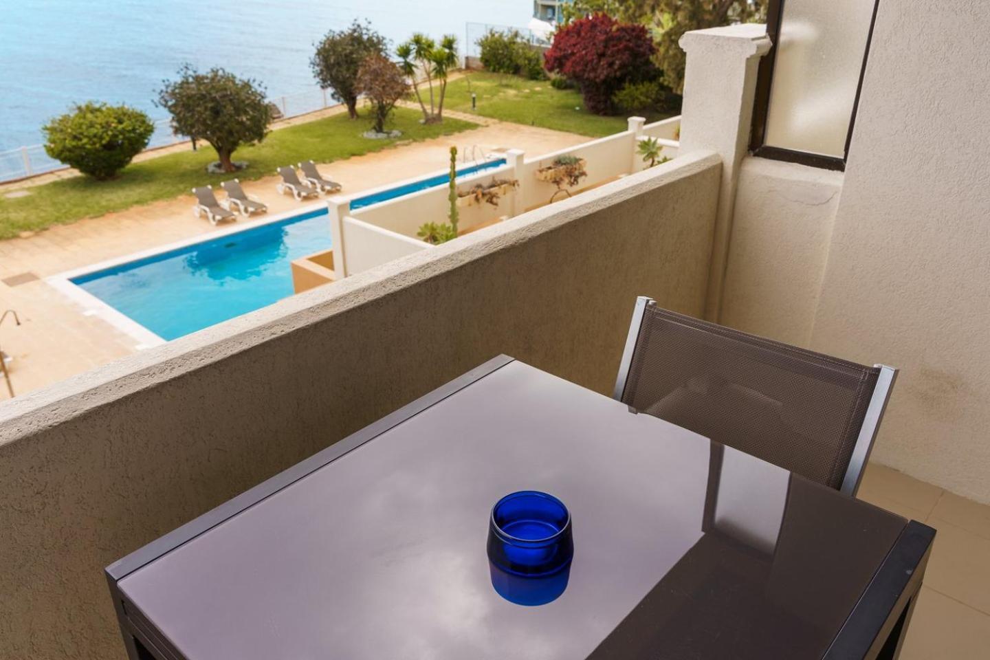 Sunny Getaway In Apartamento